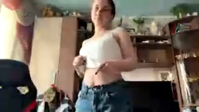 TaIliedGuest live cam on StripChat