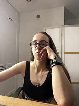 MartiniiSelenna live cam on StripChat