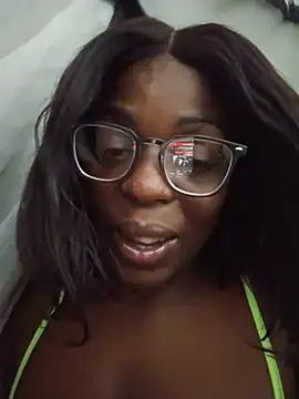 shaniko89 (F milf) - caress my clit,spit,squit