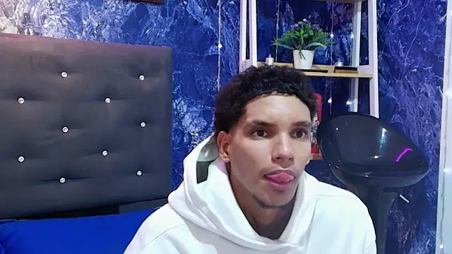 kai_storm77 webcam