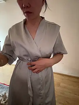 xiiuuff18 live cam on StripChat