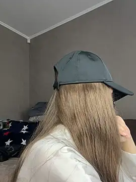 LaraVoosh live cam on StripChat