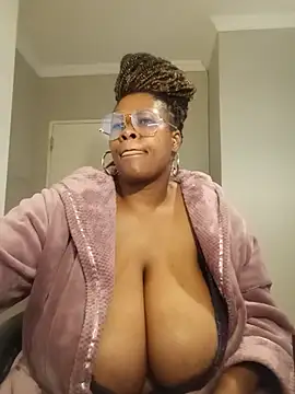 bustylisa1983 - Bustylisa1983's free webcam - UK Sex Cams