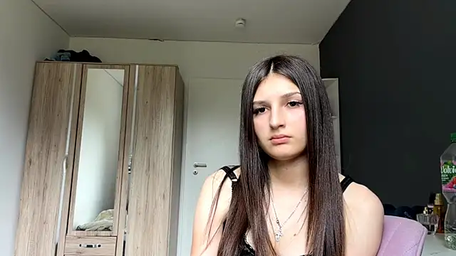 SpanishRooter live sex cam