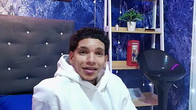 kai_storm77 webcam