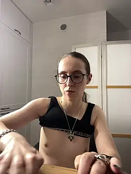 MartiniiSelenna live cam on StripChat