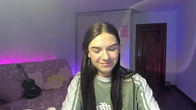 luna_lust_212 live cam on StripChat
