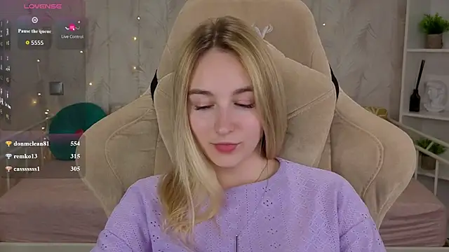 Shy_Polly webcam
