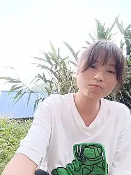 Linda-yiyi webcam