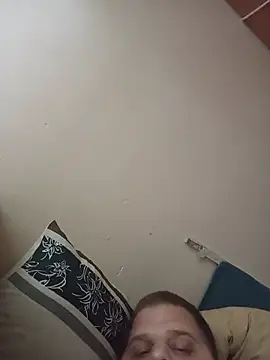 Kanoos1995 webcam