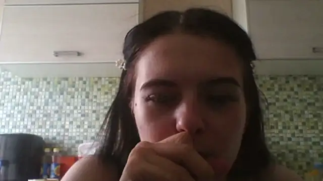 KikiAmino webcam