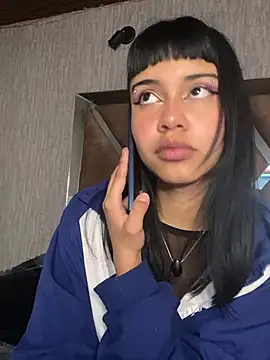 AntonellaCooper_Pink webcam