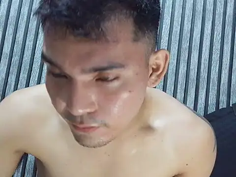 moremoreguys webcam