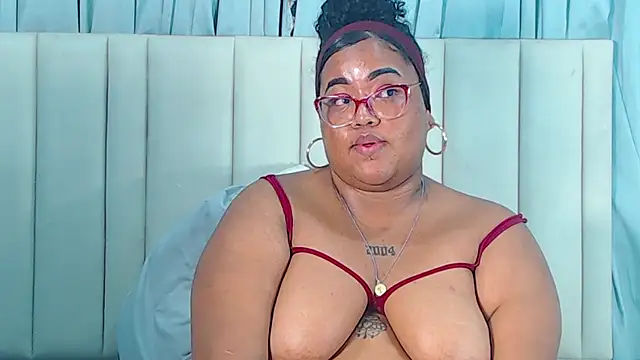AlishaMonroe_ webcam