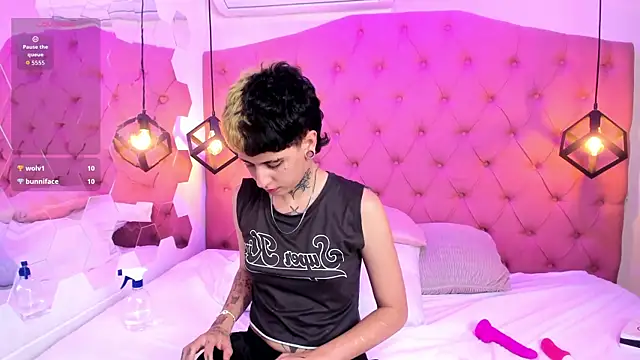 Ethan_Lennox_ webcam