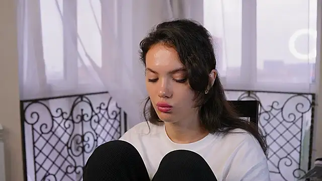 IndomitableMaid webcam