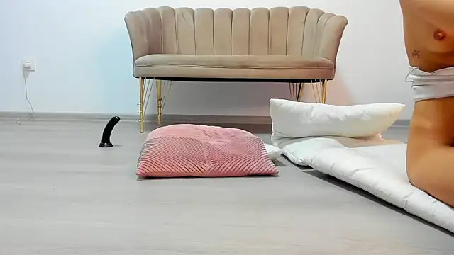 holly_wood18 webcam