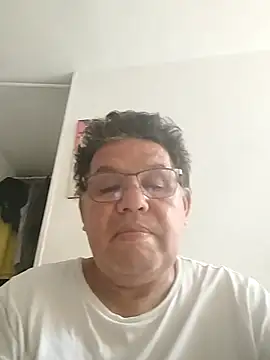 Apresiaoo live cam on StripChat
