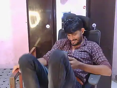 HotXKrish live cam on StripChat