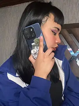 AntonellaCooper_Pink webcam