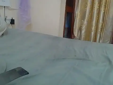 Queen_Zuri webcam