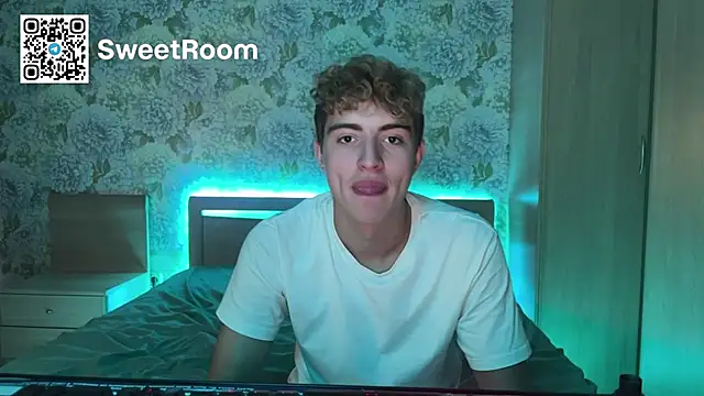 AlfredSweet live cam on StripChat