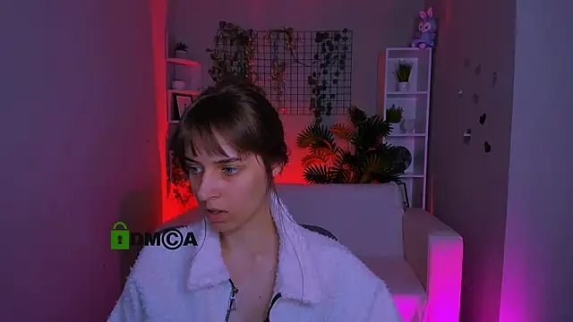 elodie_crystal live cam on StripChat