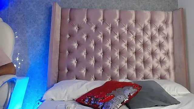Adam_Foxxx live cam on StripChat