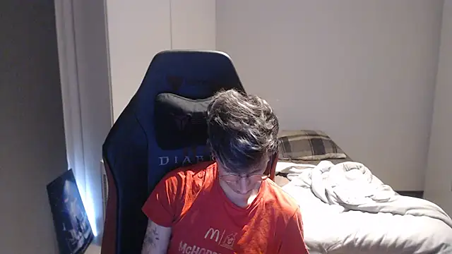 lonelymatcha997 live cam on StripChat