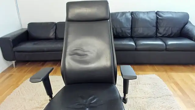 HornyNalia webcam
