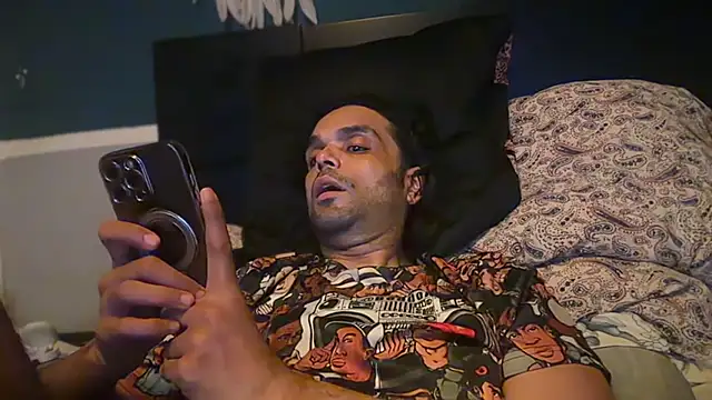 icebergslim281 live cam on StripChat