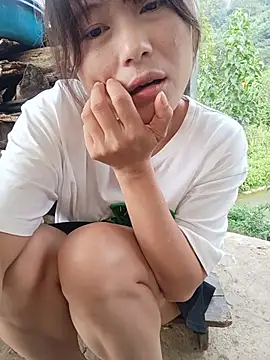 Linda-yiyi live cam on StripChat