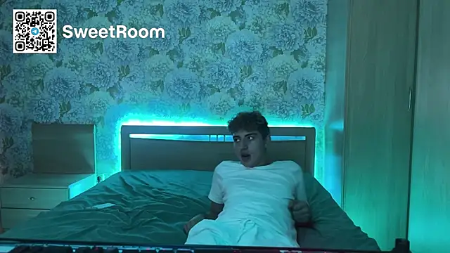 AlfredSweet live cam on StripChat