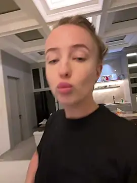 Nura_n_Sarah webcam