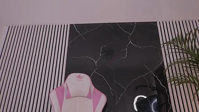 Ava-Diamond webcam