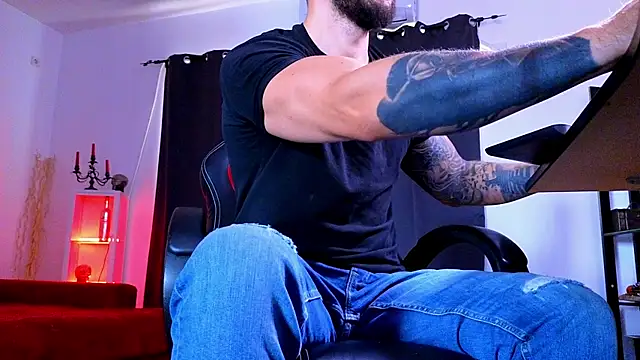 MightyAaron66 webcam