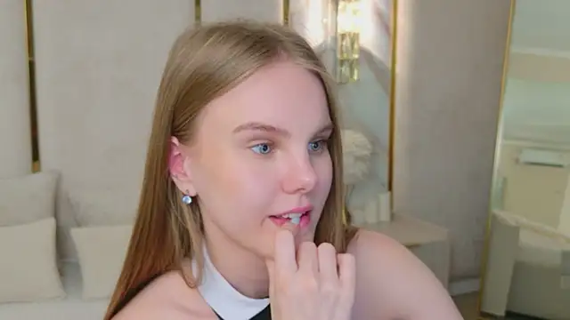 Lili_Lohan webcam