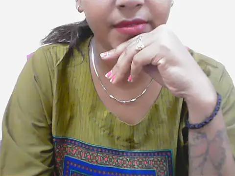 LovingPihu webcam