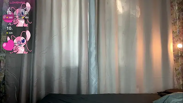 LoraDavi live cam on StripChat