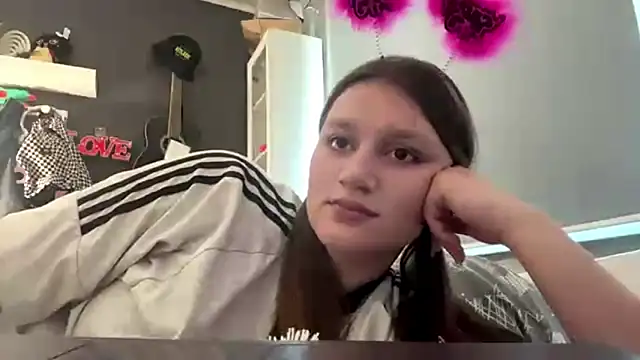 BreeEvett live cam on StripChat