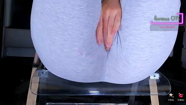 Cameltoe_squirt_inPants webcam
