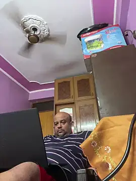Dick_6inches_Delhi webcam
