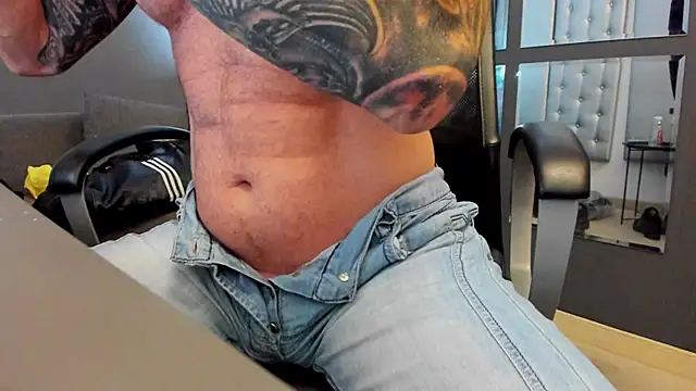 AronGrant webcam