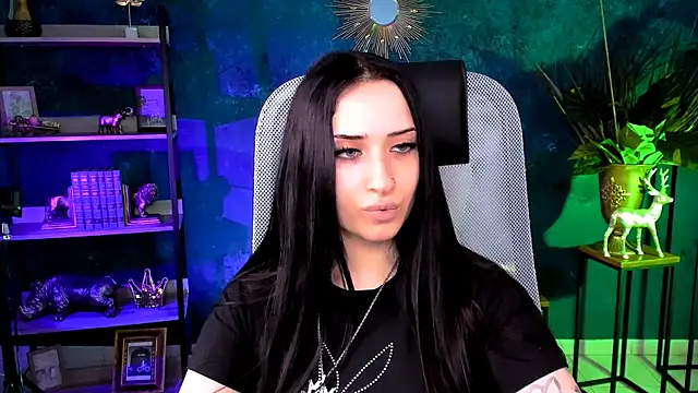 MonicaLowes webcam