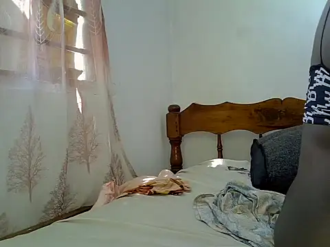 Azariaxxx webcam