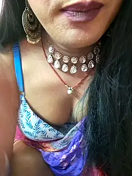 Model: glitchwaligirl