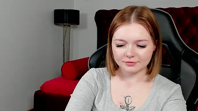ElinaVale live cam on StripChat