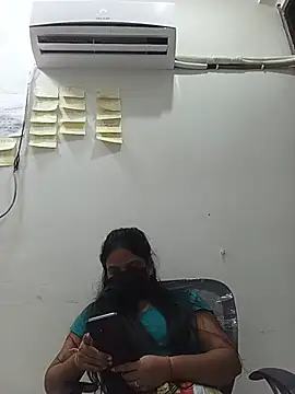 Riya_hot8 webcam