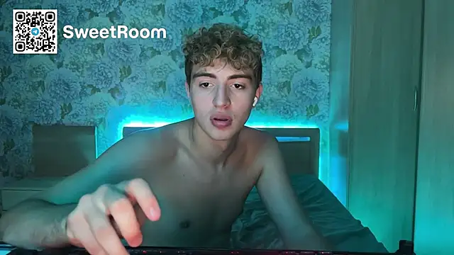 AlfredSweet live cam on StripChat