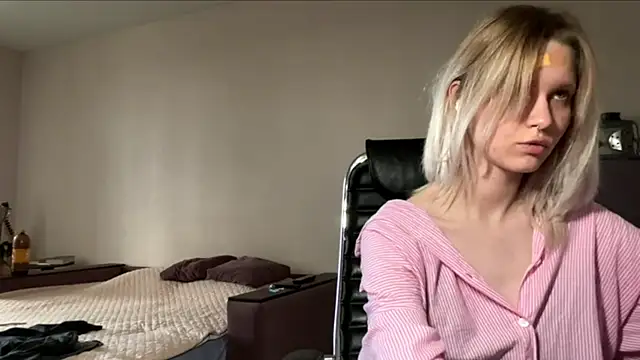 JessicaLowland webcam